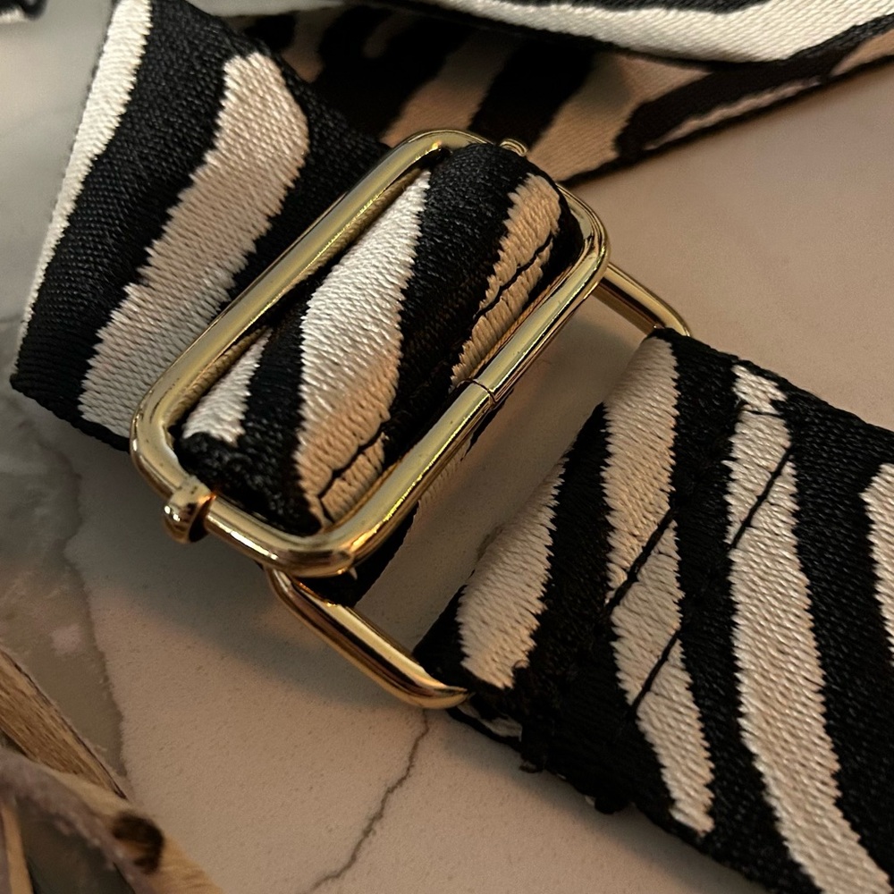 Zebra handbag strap credit card holder and bag accessory bundle - Picture 2 of 9